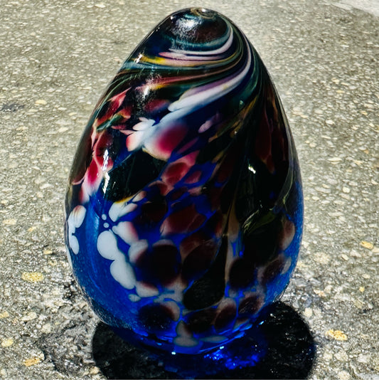 Signed Studio Artist glass paperweight, stunning, 2"W x 3"H