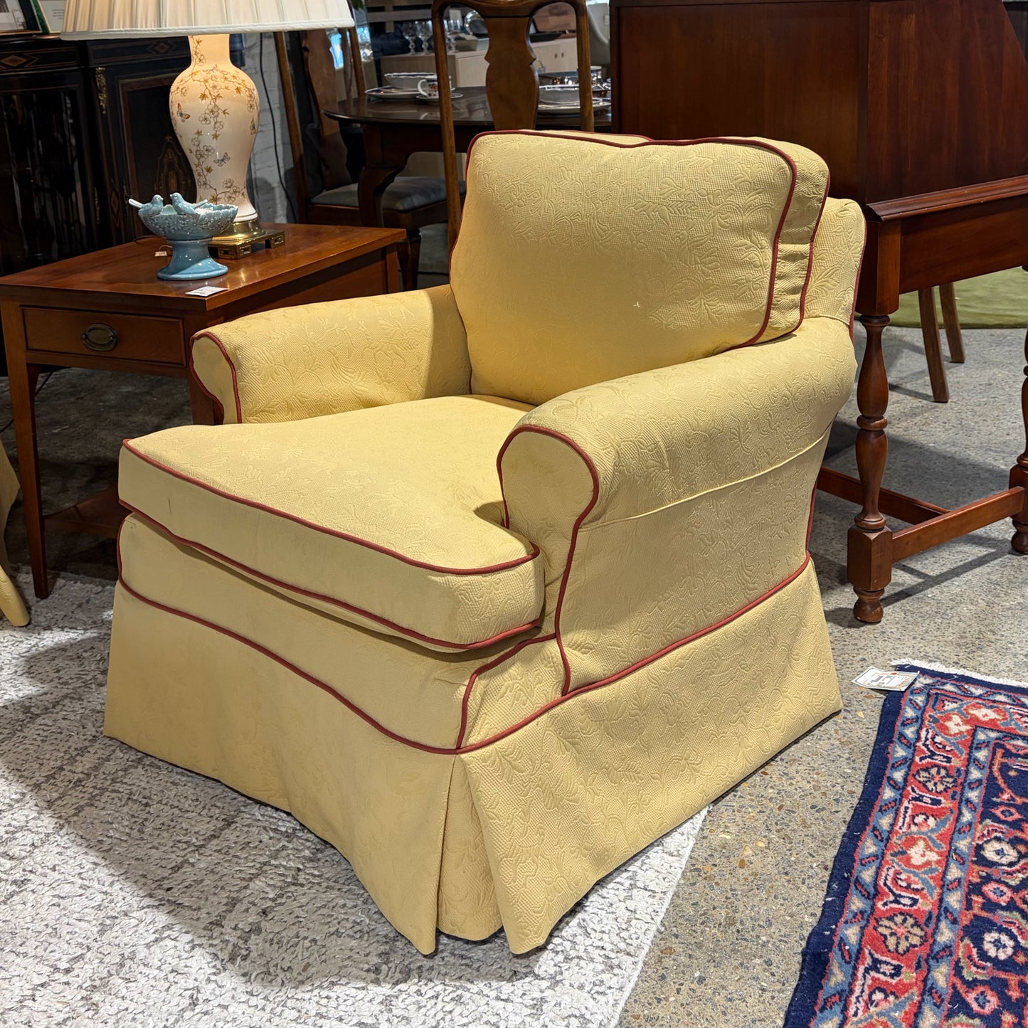 Slipcovered Swivel Chair, Yellow Damask w/Contrast Welt, 32"W x 33"D x 29.5"H