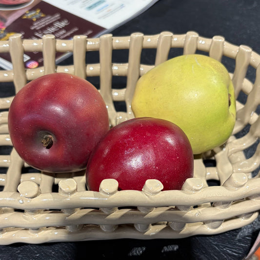 VTG ceramic faux fruit, apples/plum