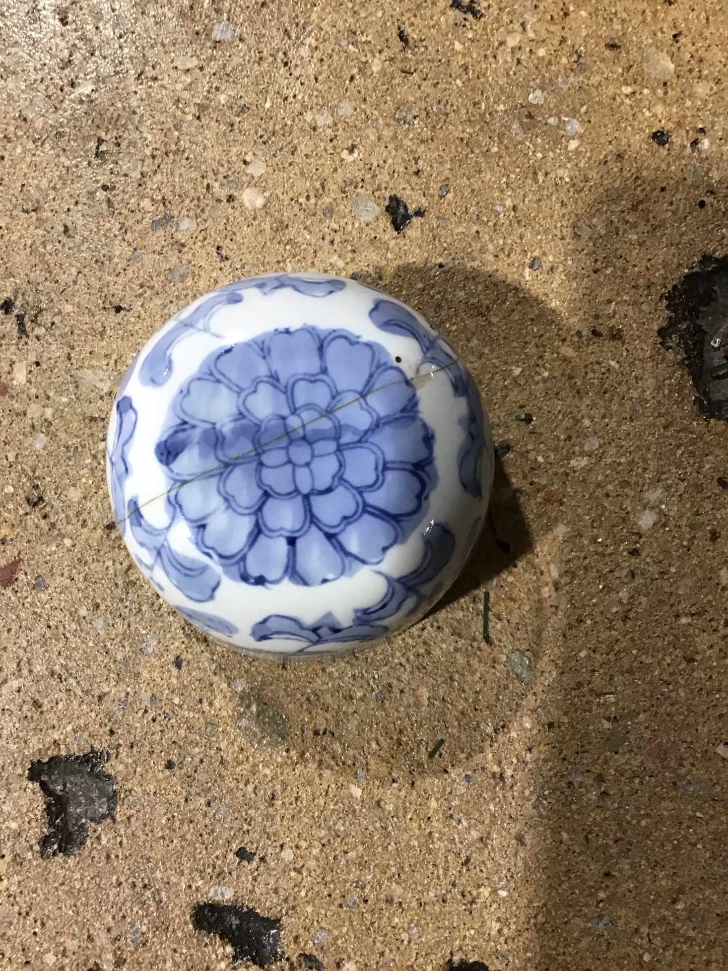 Vintage Bombay Company Blue and White Ginger Jar w/ Cracked Lid 9.5" H x 8" W