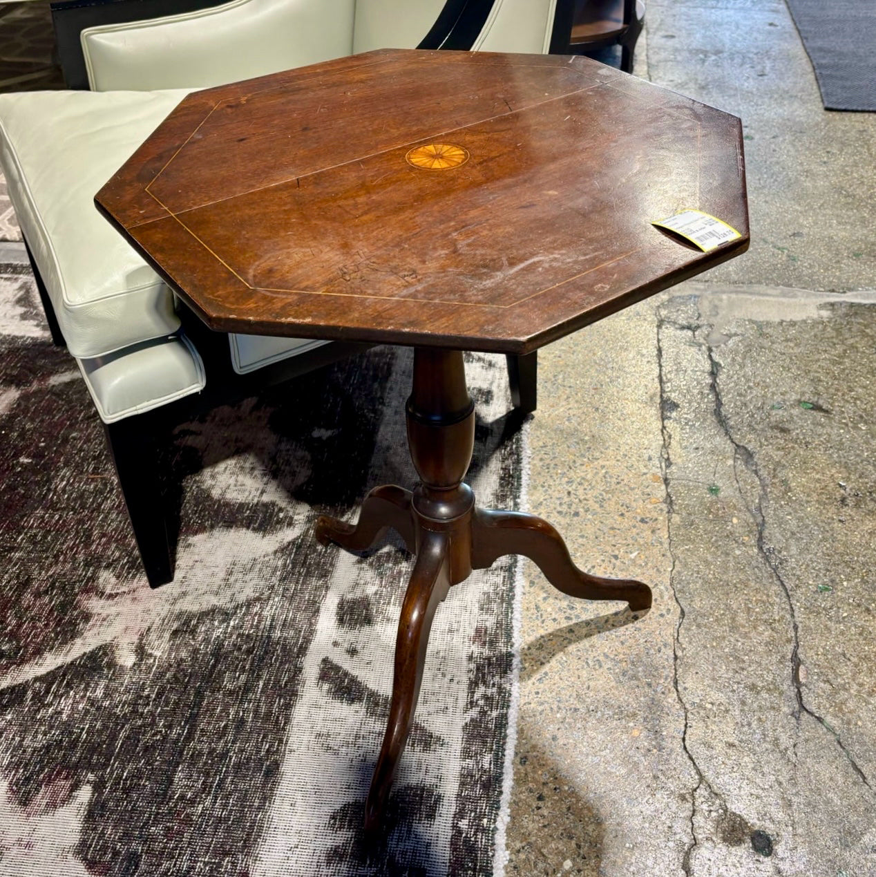 Octagon Round Side Table with Medallion 26"H x 22"D x 22"W
