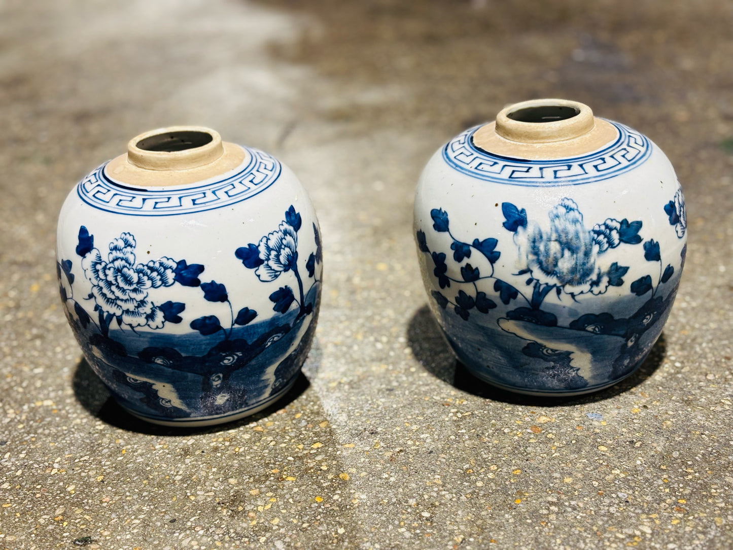 PAIR of antique blue/white ginger jars, chrysanthemum, 6"W x 6"D x 6.5"h