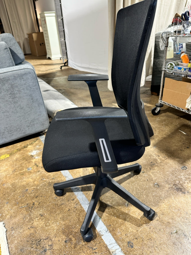 Office chair, lumbar support, adjustable, 19.7"D x 19.7"W x 35.4"H