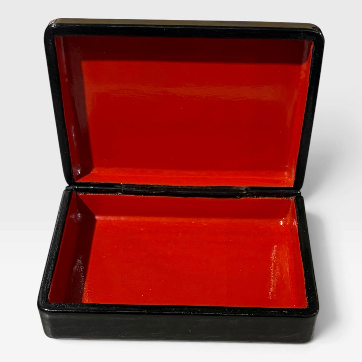 VTG Russian Lacquer Trinket Box 4"L x 2.5"W x 1"H