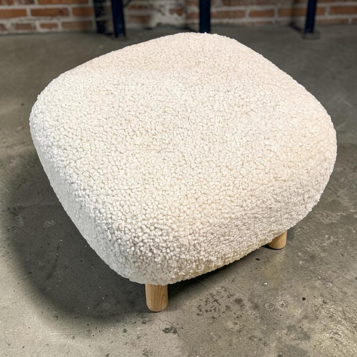 &Tradition Little Petra Pouf, Sheepskin Moonlight