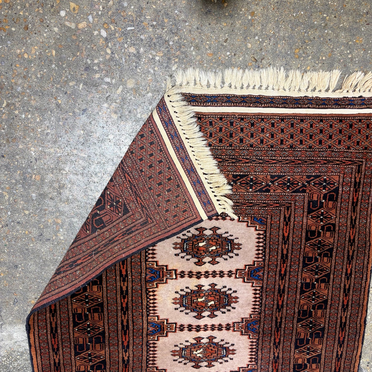 Handmade Pakistani Bokhara Wool Pile Rug, Excellent Condition, 39" x 48"