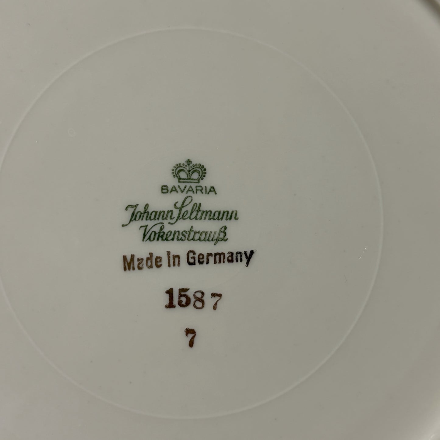 Johann Seltmann Bavaria Vohenstraub Dessert Plate, 7.75"Dia