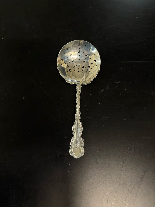 Sterling Pea Spoon 5.5" L x 3.75" W x 1.25" H
