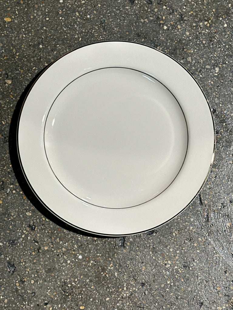 SET of 4 (+1) Homer Laughlin dinner plates, silver band, 12'D