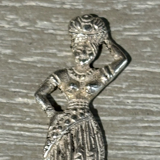 Set 2 Souvenir Spoons 4.5" L x 1.25" W x .5" H