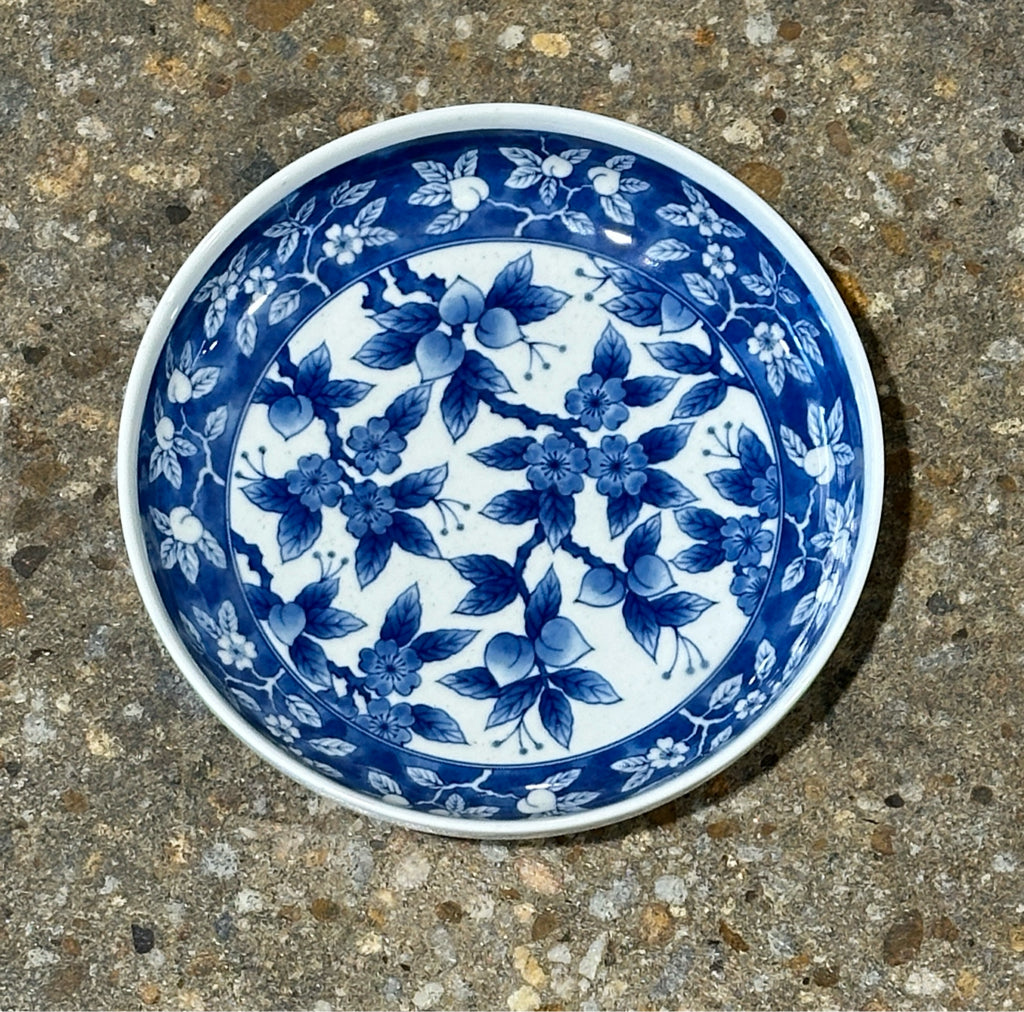 Chinoiserie shallow bowl, 8"D