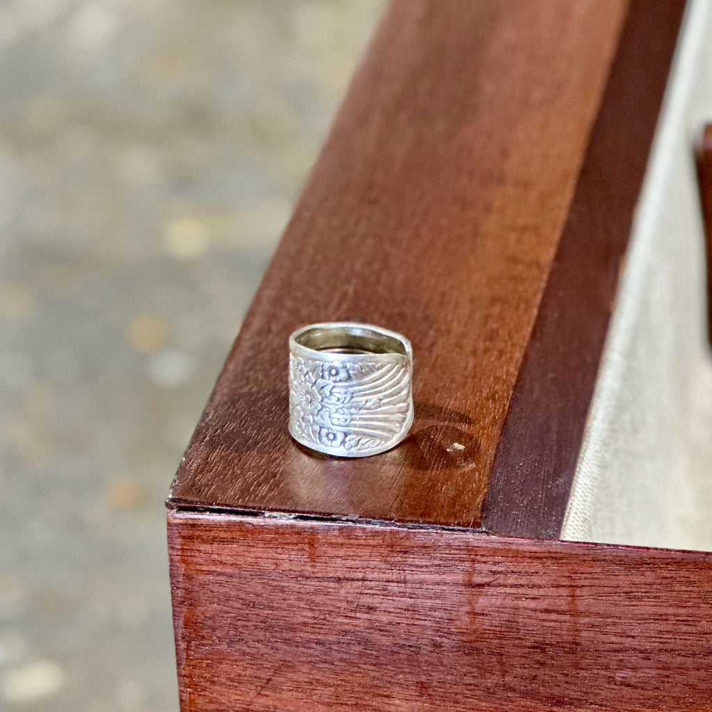 Hollow knife silverplate ring