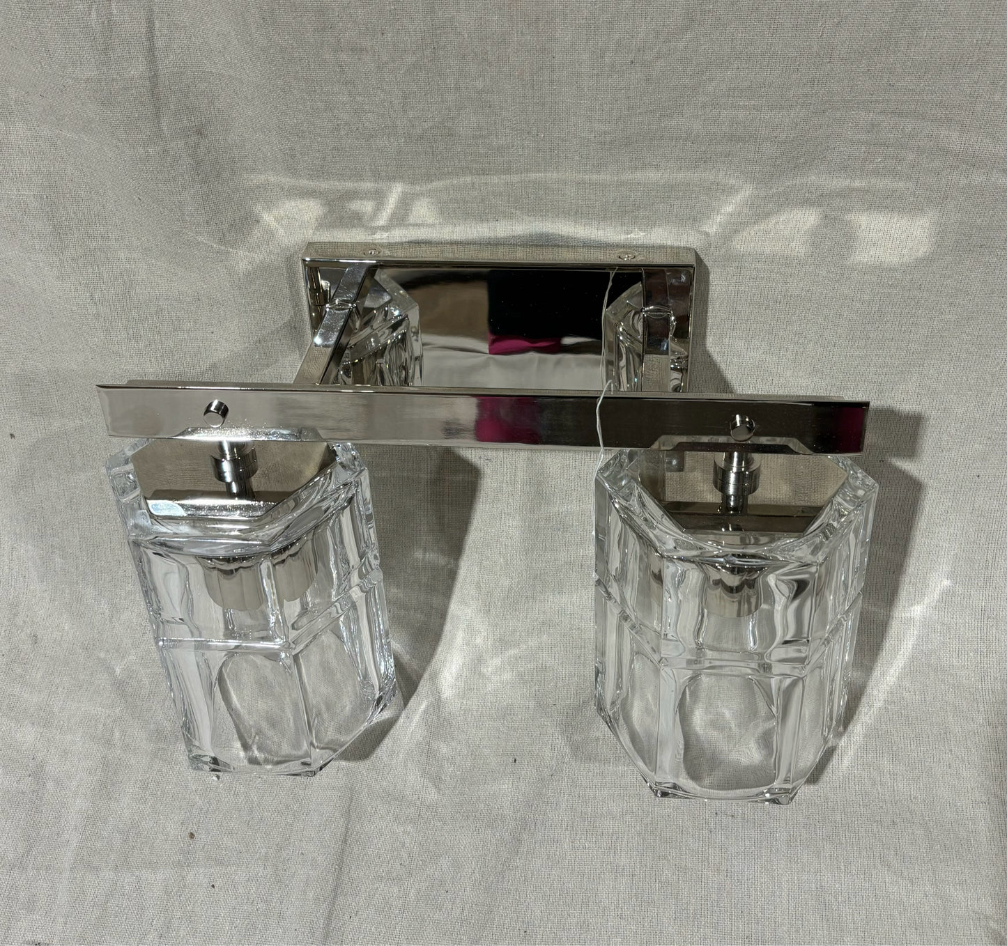 2 light Vanity Fixture 15Hx10W