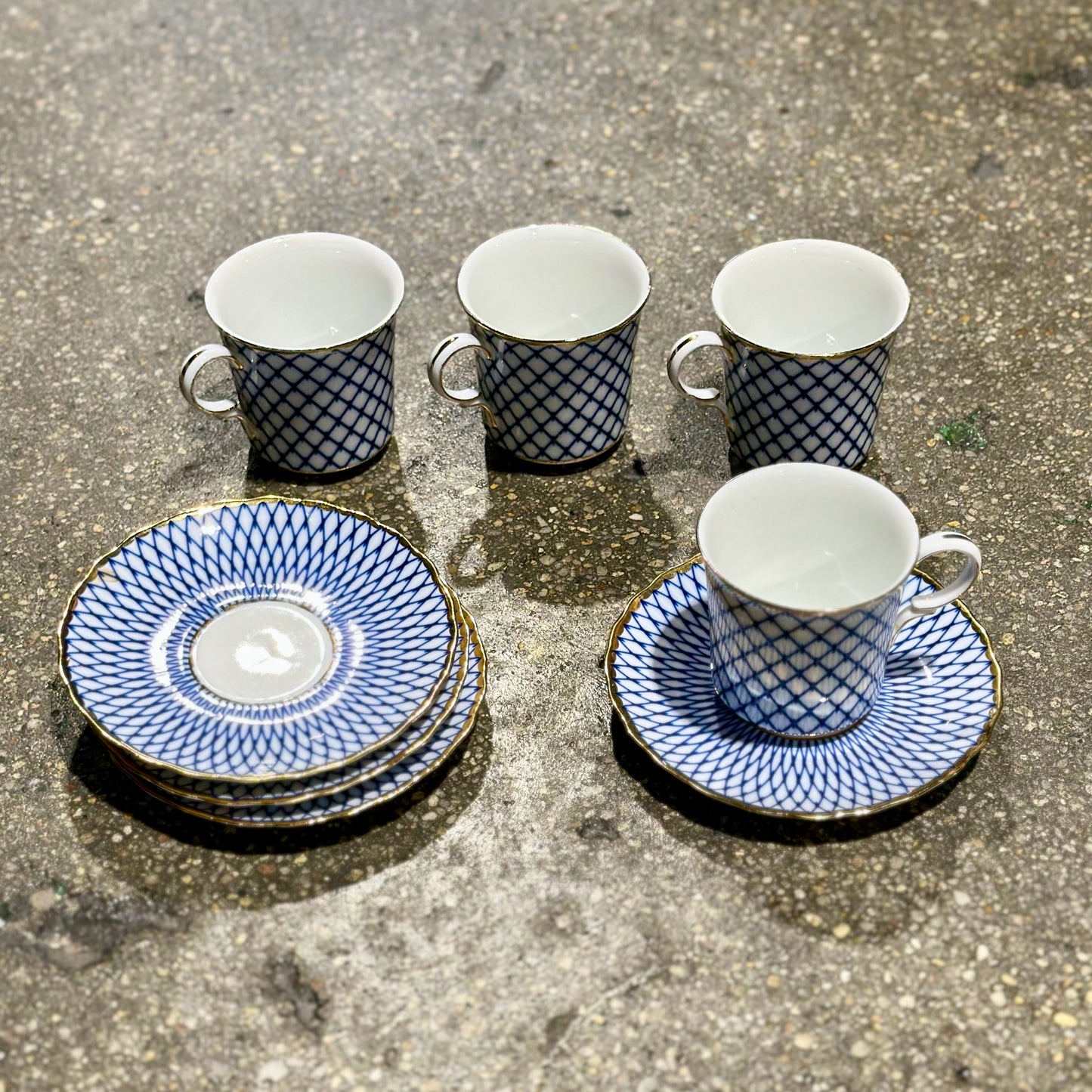 AS-IS Set of Four Cups & Saucers, Blue & White w/ Gold Rims, 5.5" Dia x 3.25" H
