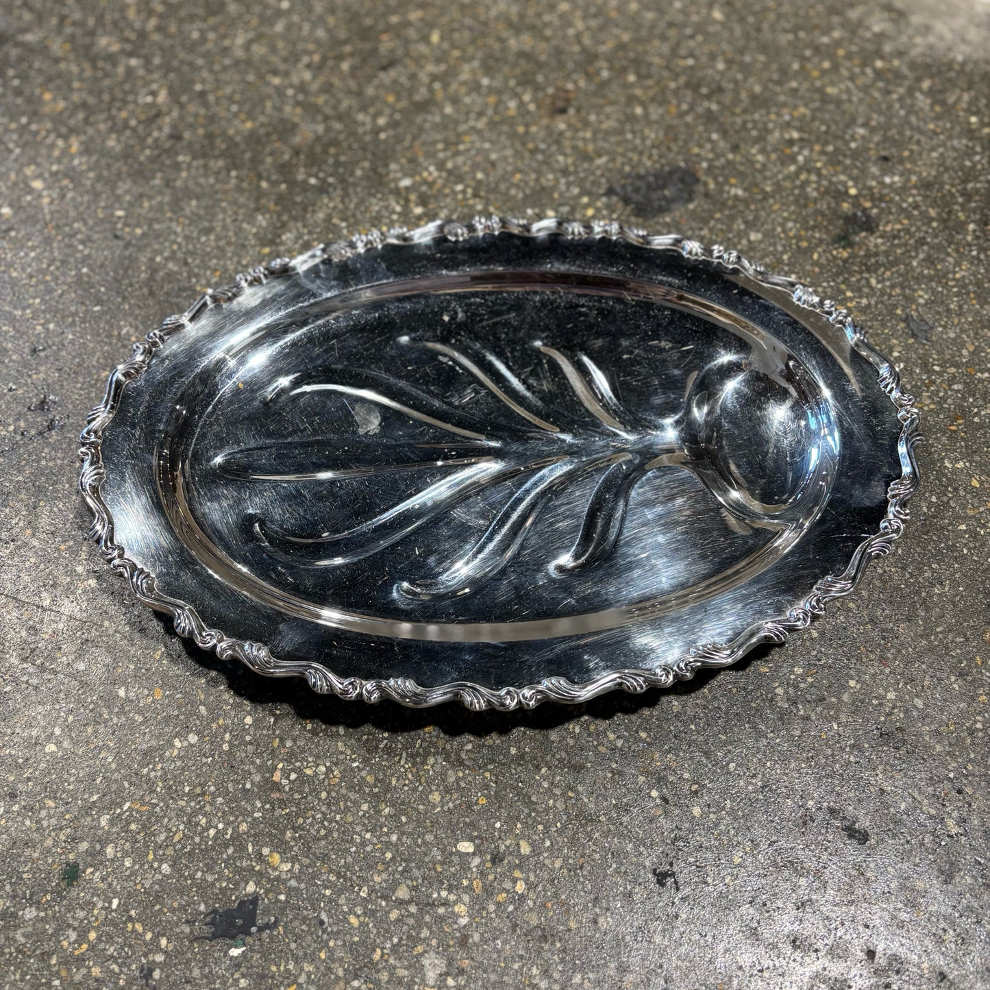 WM Rogers Footed Meat Platter 18" L x 13" W x 2" H