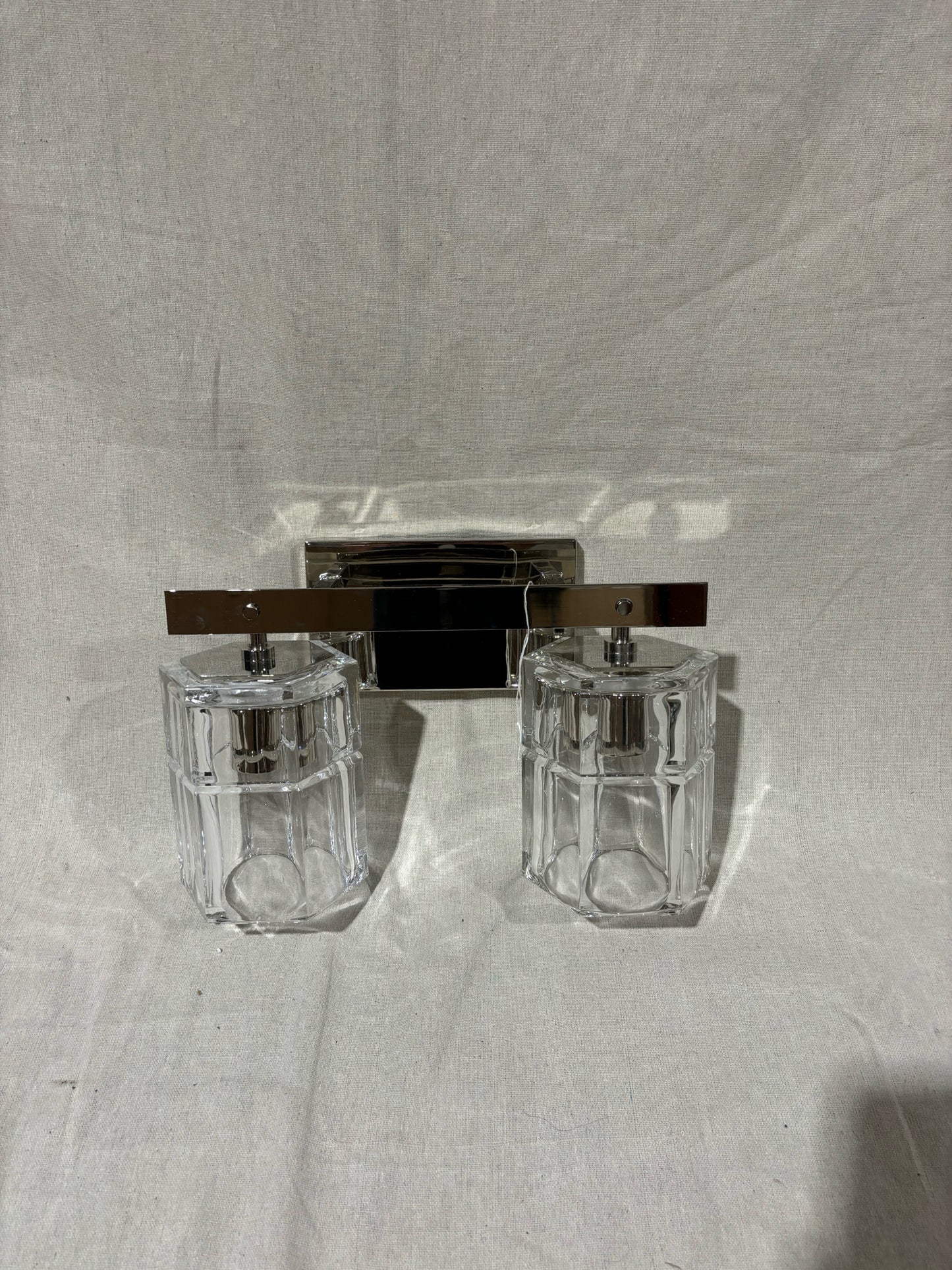 2 light Vanity Fixture 15Hx10W