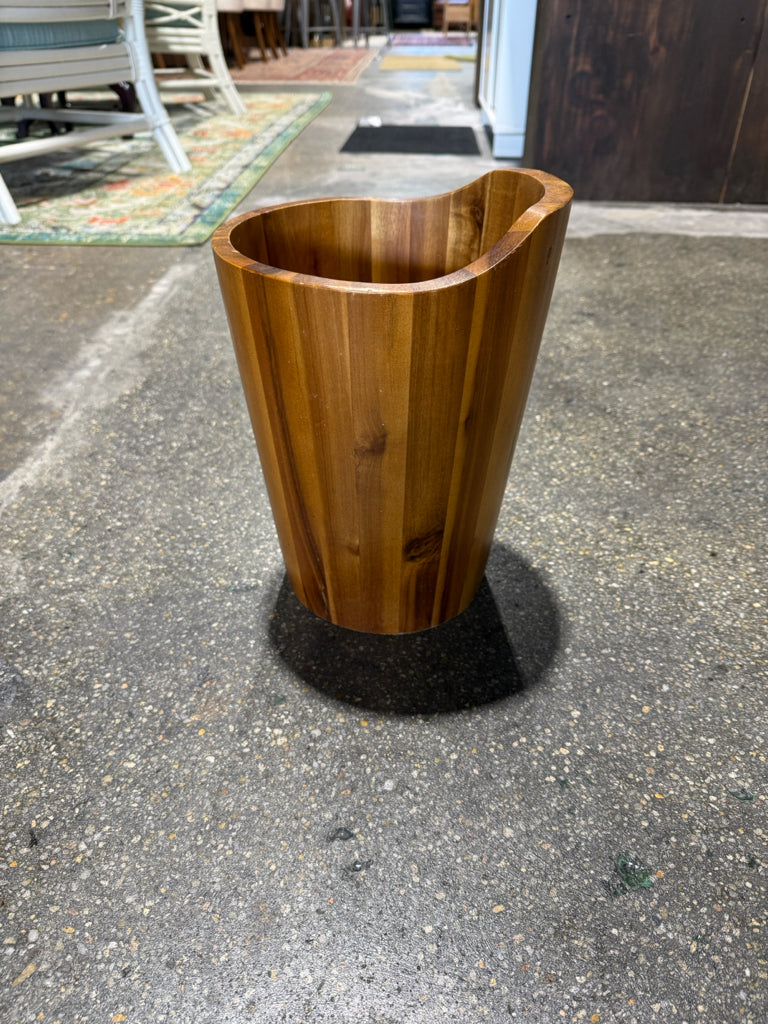 MCM style wood wastebin, 9"DIA x 12"H