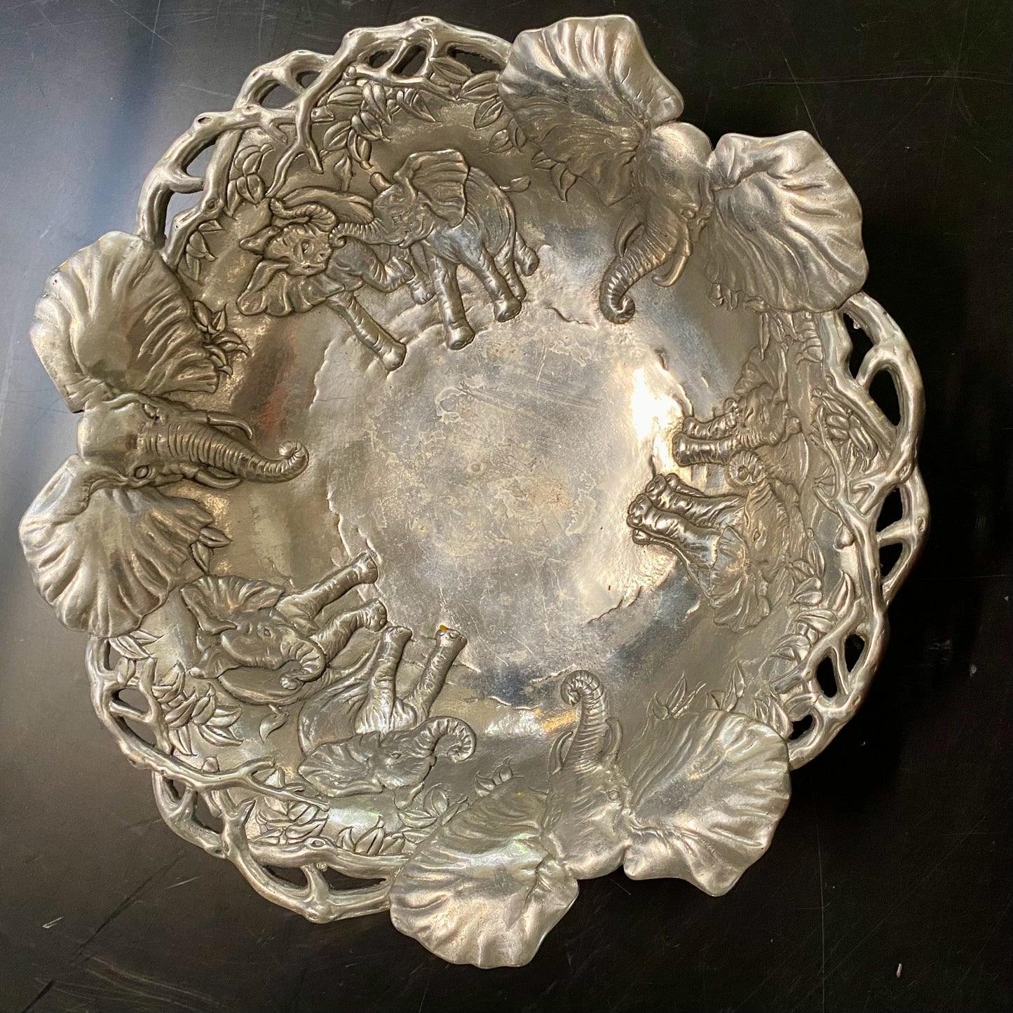 Arthur Court Lg. Elephant Bowl, 14"D x 14"W x 4"H