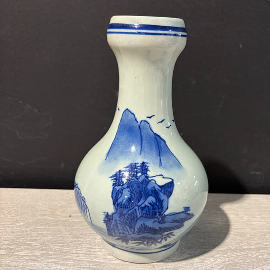 VTG Chinoiserie Blue & White Bud Vase, 8.25"H x 5"Dia