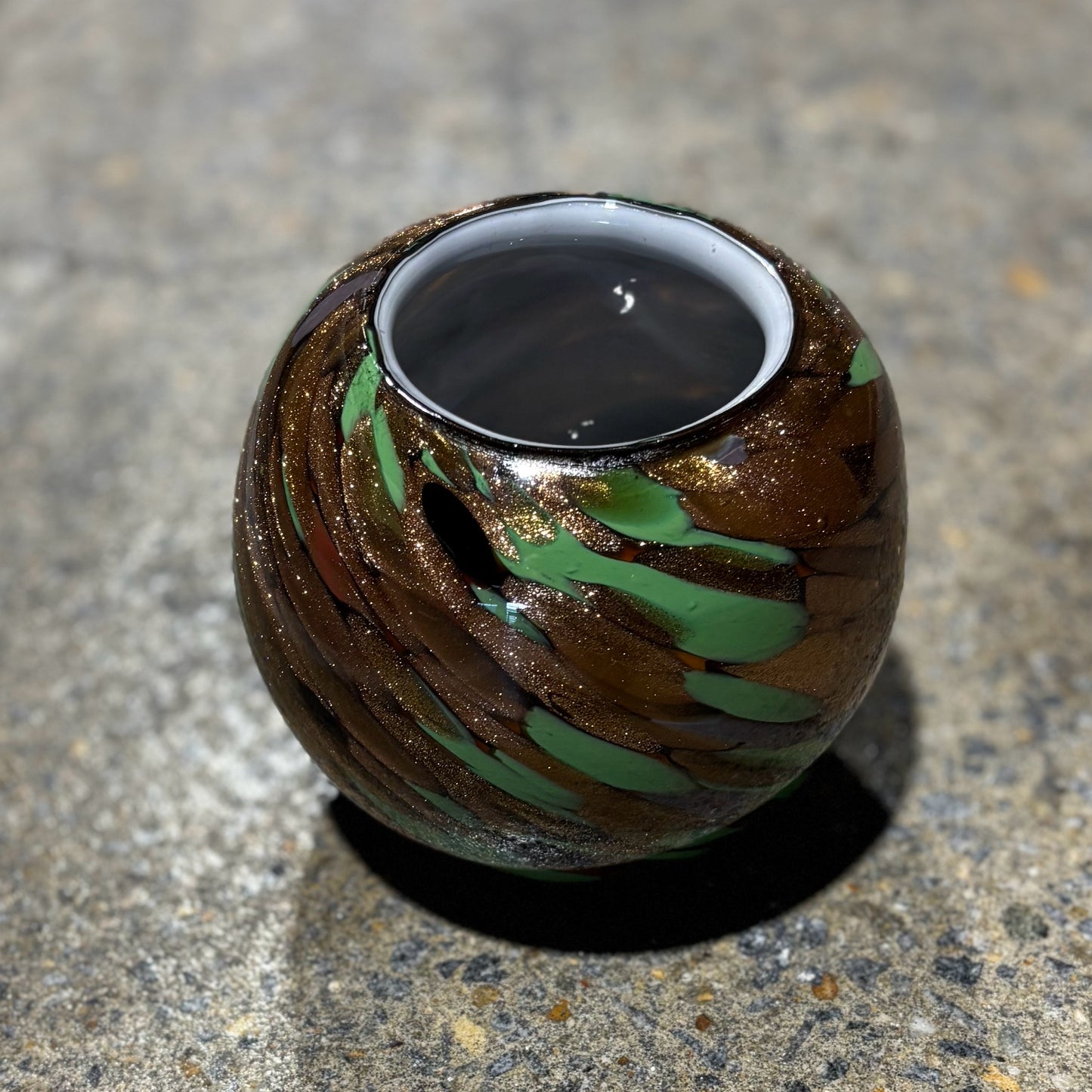 Round vase, copper glitter/green swirl, 5"W x 5"D x 5"H
