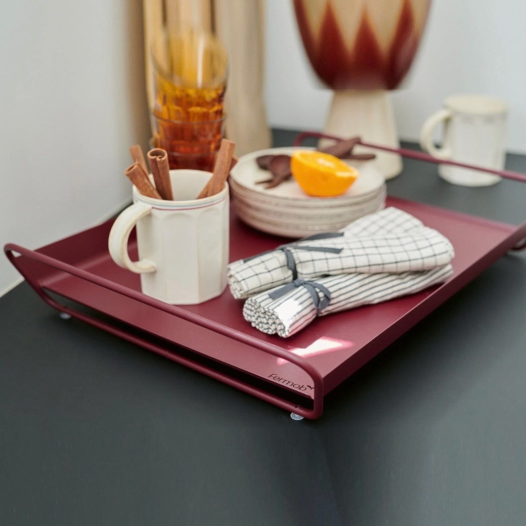 Alto Metal Tray with Open Handles, Black Cherry (Textured)