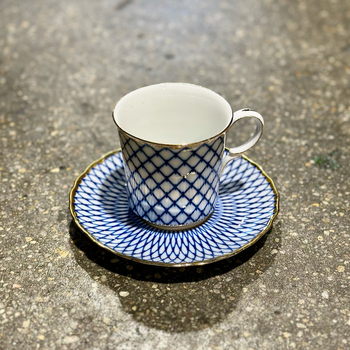 AS-IS Set of Four Cups & Saucers, Blue & White w/ Gold Rims, 5.5" Dia x 3.25" H