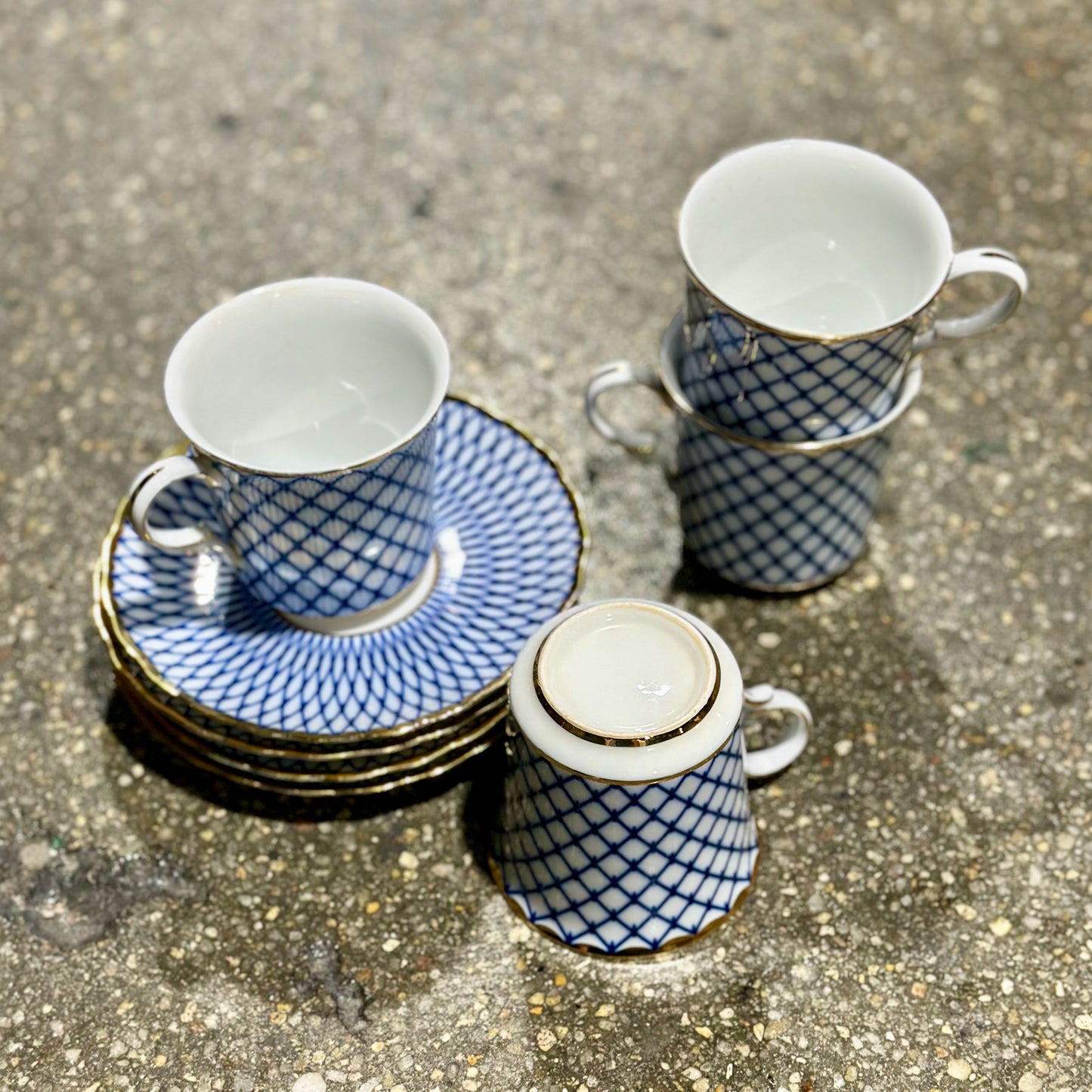 AS-IS Set of Four Cups & Saucers, Blue & White w/ Gold Rims, 5.5" Dia x 3.25" H