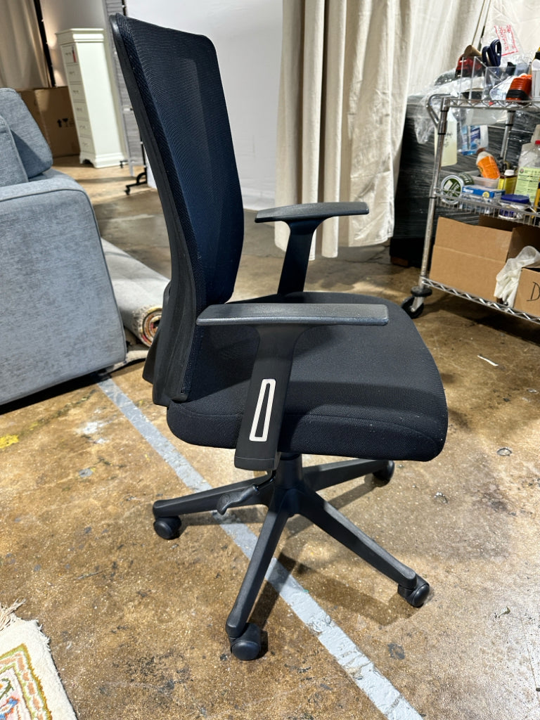 Office chair, lumbar support, adjustable, 19.7"D x 19.7"W x 35.4"H