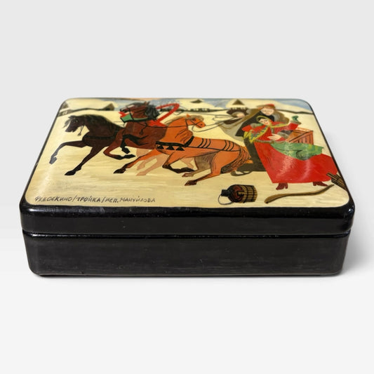 VTG Russian Lacquer Trinket Box 4"L x 2.5"W x 1"H