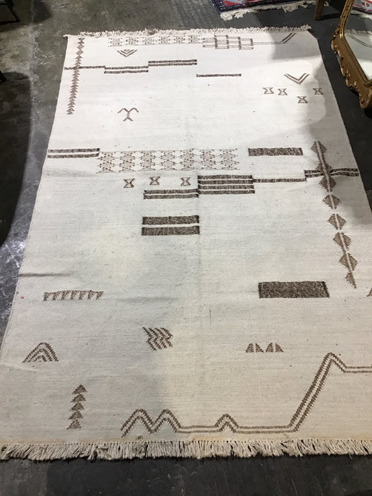 West Elm Indian Rug 5' x 8'