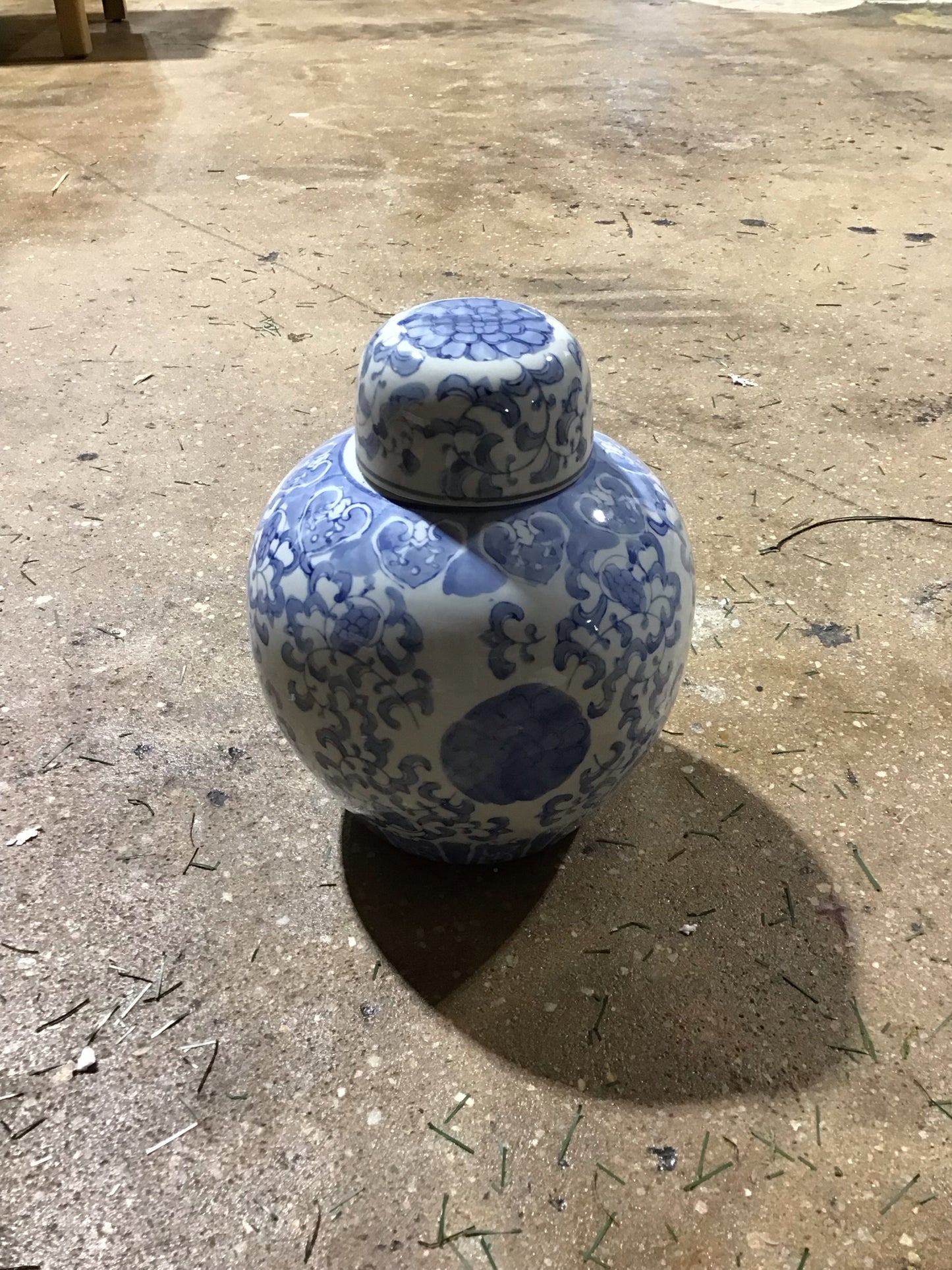 Vintage Bombay Company  Blue and White Ginger Jar w/ Cracked Lid 9.5" H x 8" W