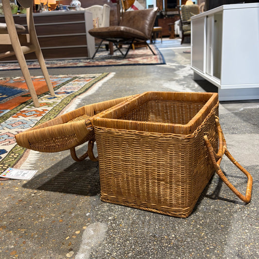 VTG Picnic Basket, 13"W x 10.5"H x8.5"D