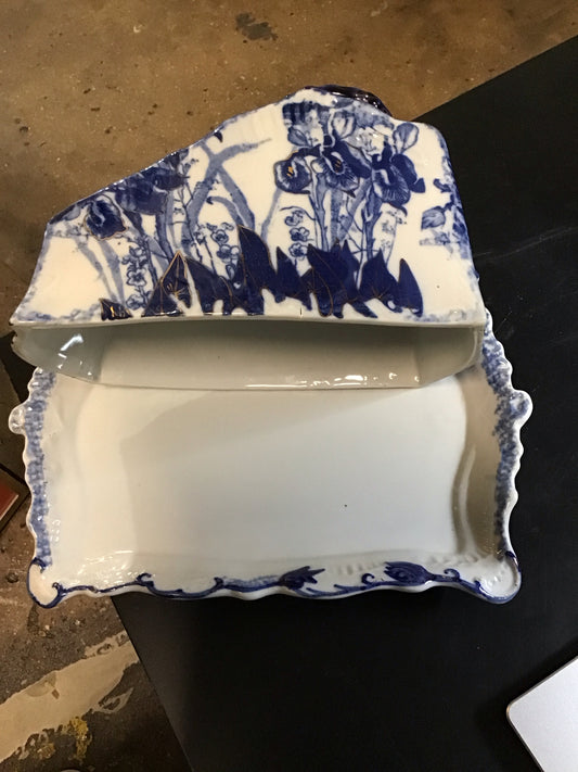 Antique Ringtons Ceramic Covered Butter/ Cheese Dish 12"L x 8" W x 8" H