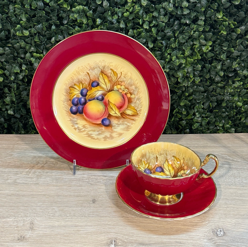 Ansley tea cup/saucer/dessert plate, crimson/gold, 8"W x 8"D x 3"H