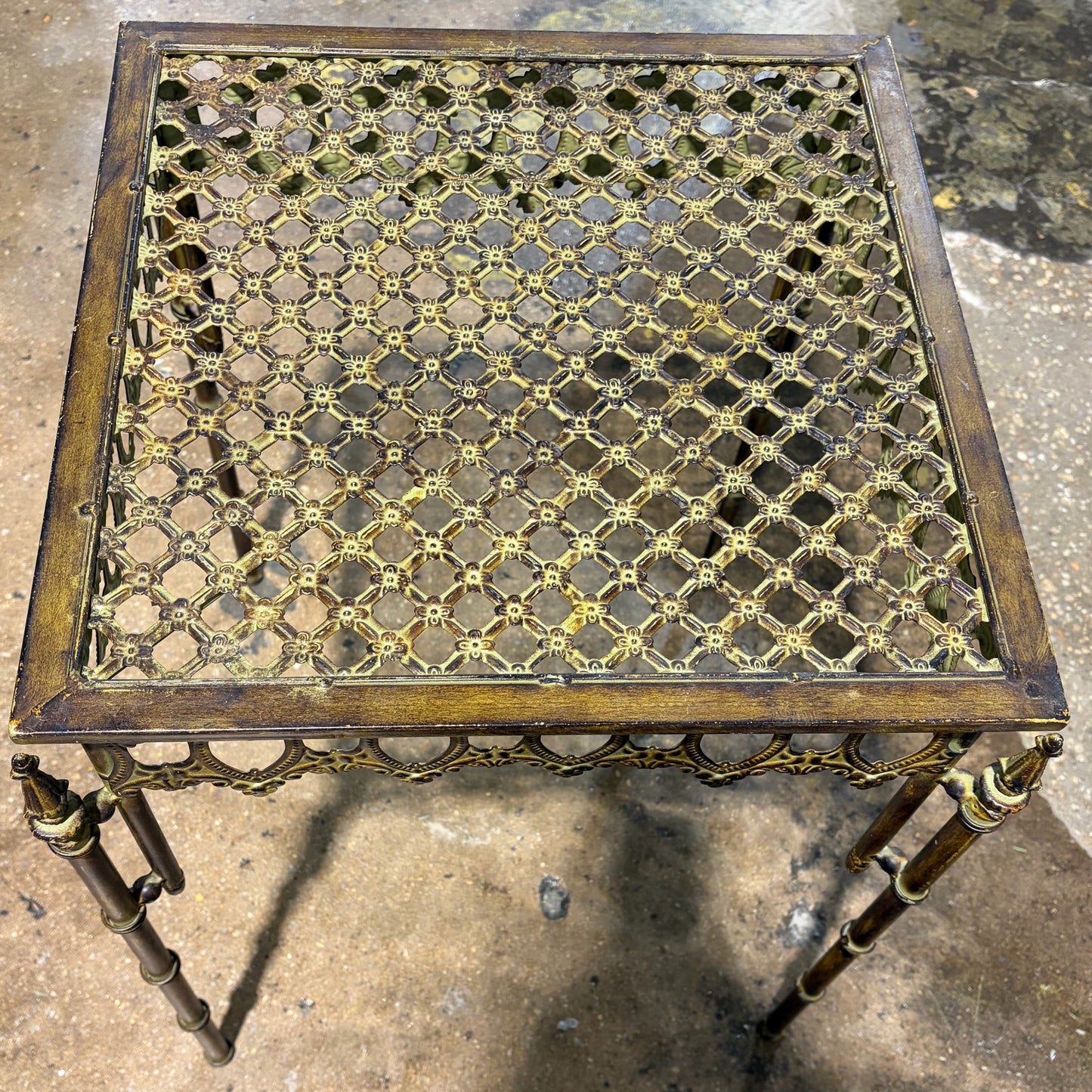 Lg Cast Aluminum Aged Bronze Table, 16.75"W x 16.75"D x 22.75"H