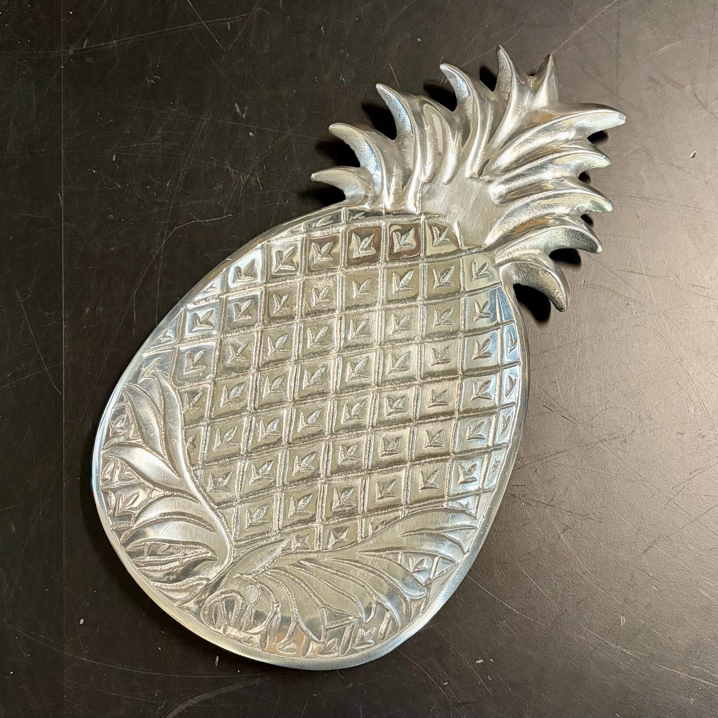 Aluminum Pineapple Tray, 11.25"L x 6.5"W x .75"H