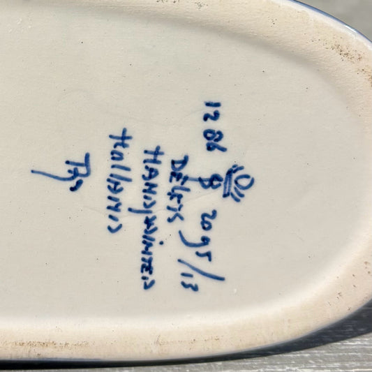 Delft Mother Duck & Ducklings, 6" W x 2.5" D x 5.25" H