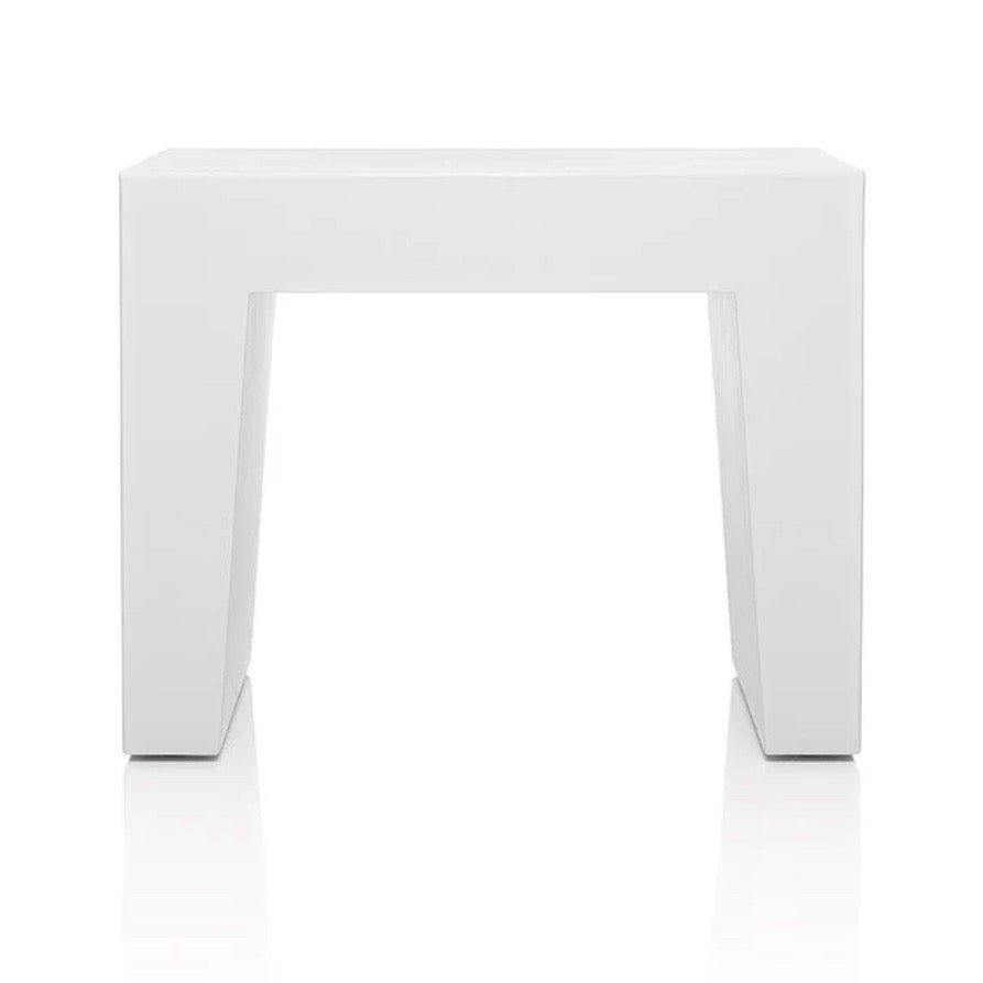 Fatboy Concrete Seat, White, 19.7"W x 15.7"D x 17"H