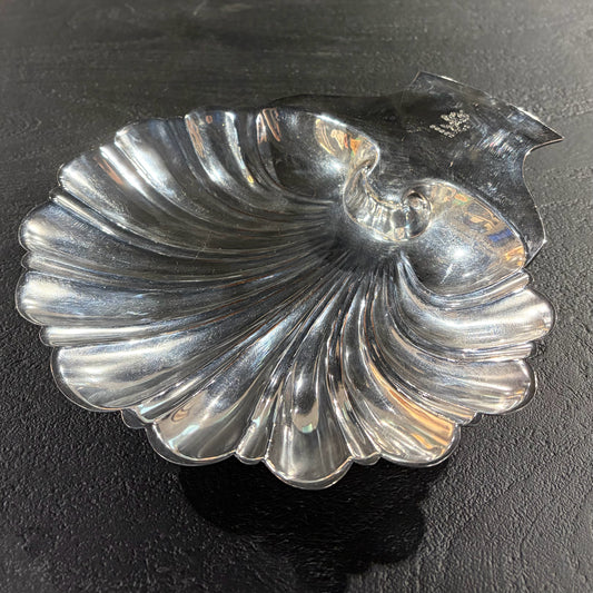 VTG Silver Plate Scallop Shell Dish w/ Lion Rampant