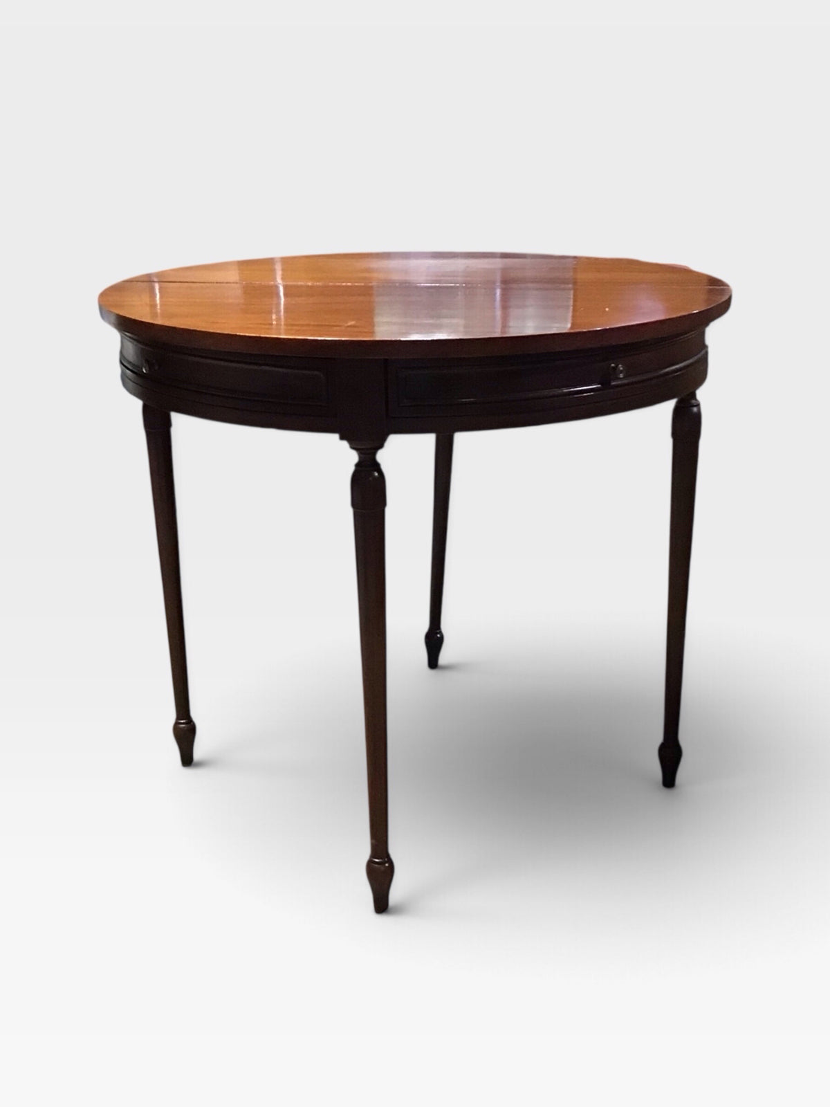 VTG Flip Top Round  Table 16" to 32" Diam x 29"H