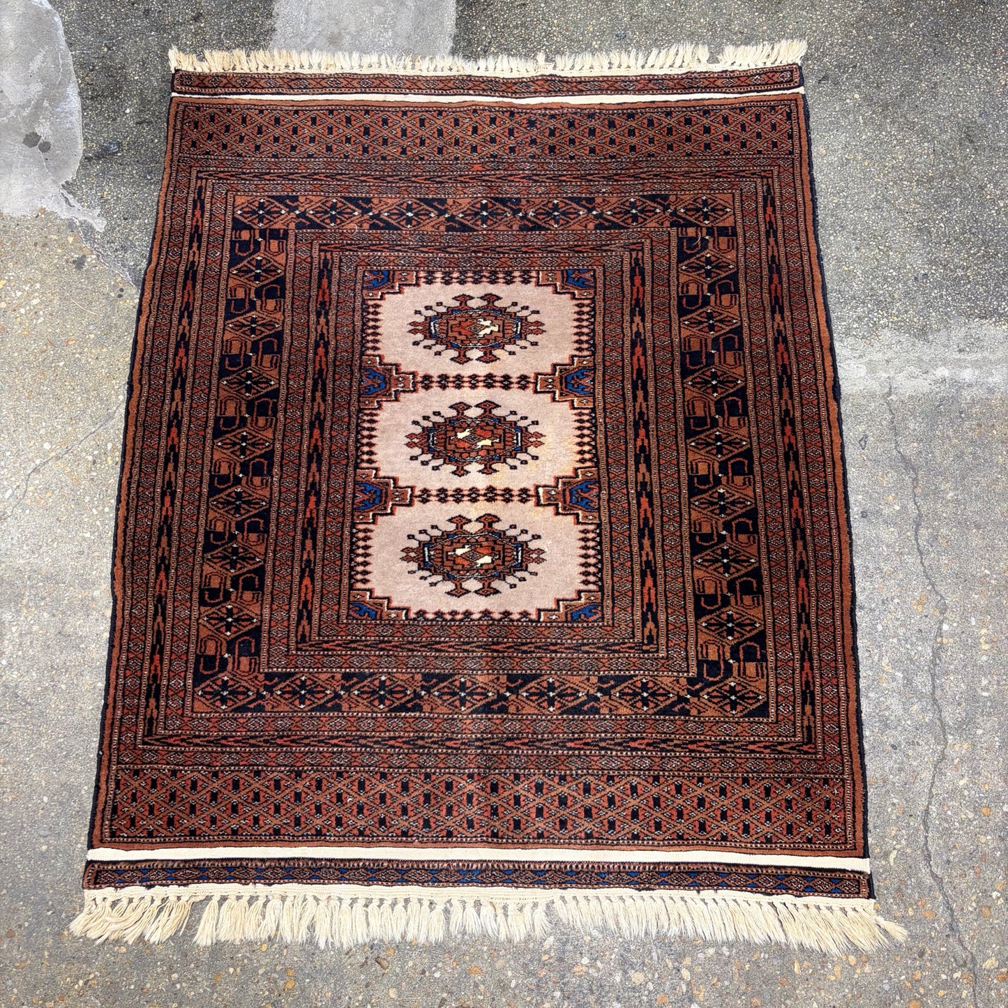 Handmade Pakistani Bokhara Wool Pile Rug, Excellent Condition, 39" x 48"