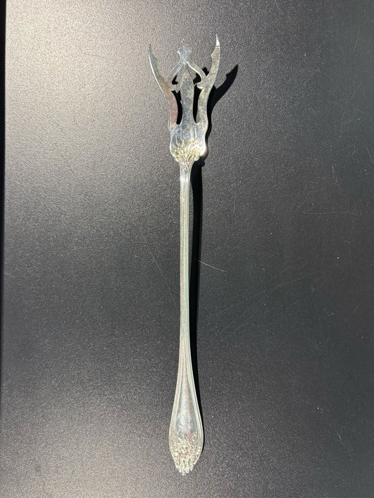 Sterling Silver Lettuce Fork, 8.75" L x 1.75" W x .5" H