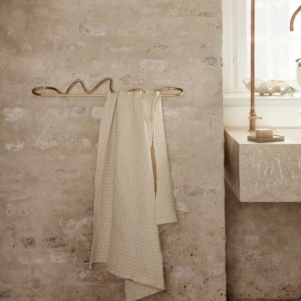 Curvature Towel Hanger