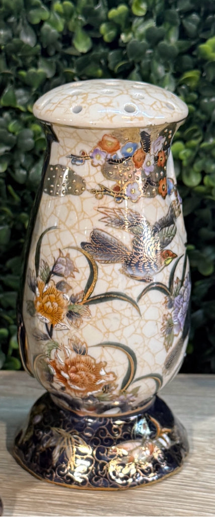 ANTQ Handpainted Satsuma hat pin holder, 3"W x 3"W x 6"H