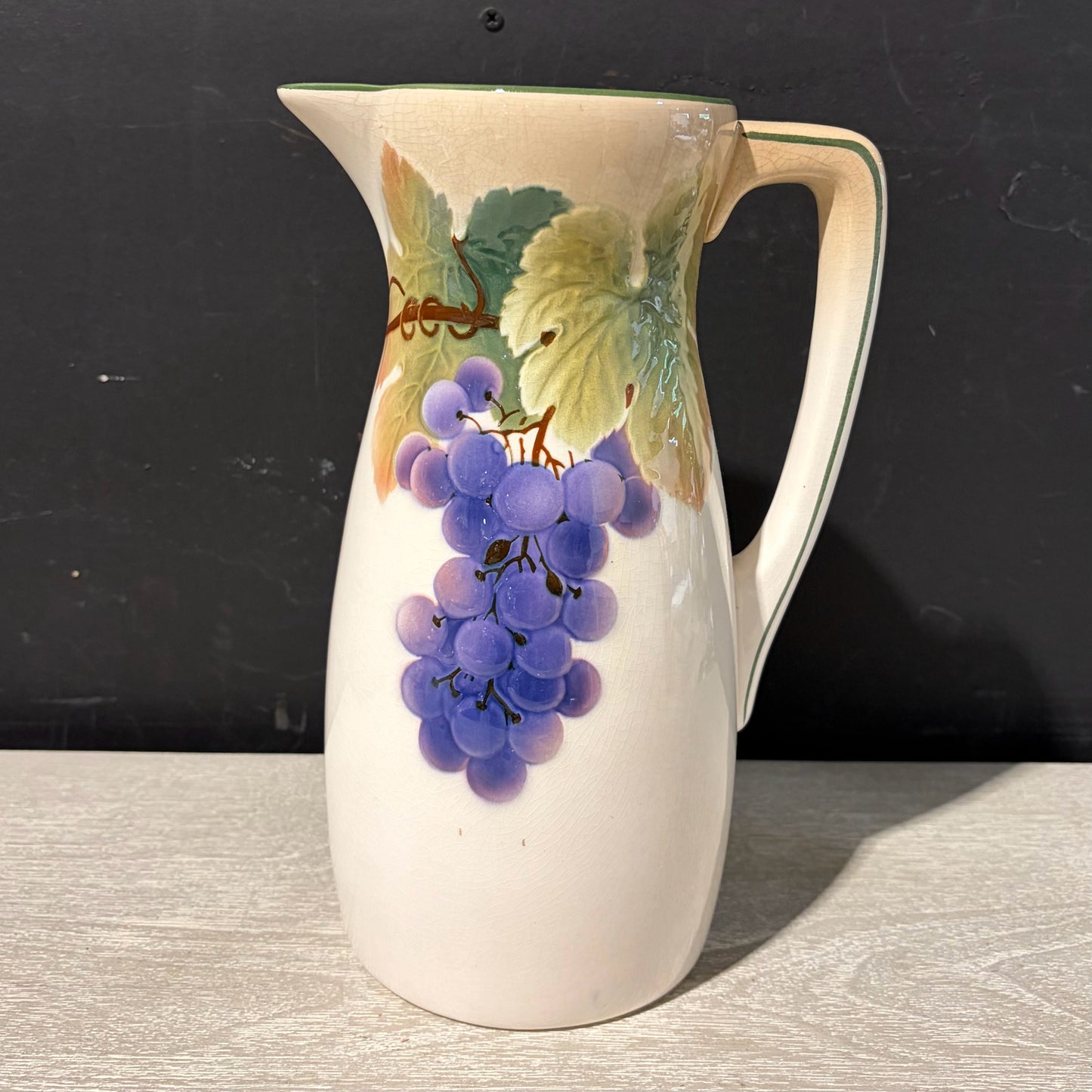 Villeroy & Bosh Melina Pitcher & 2 Plates, 10.75"H