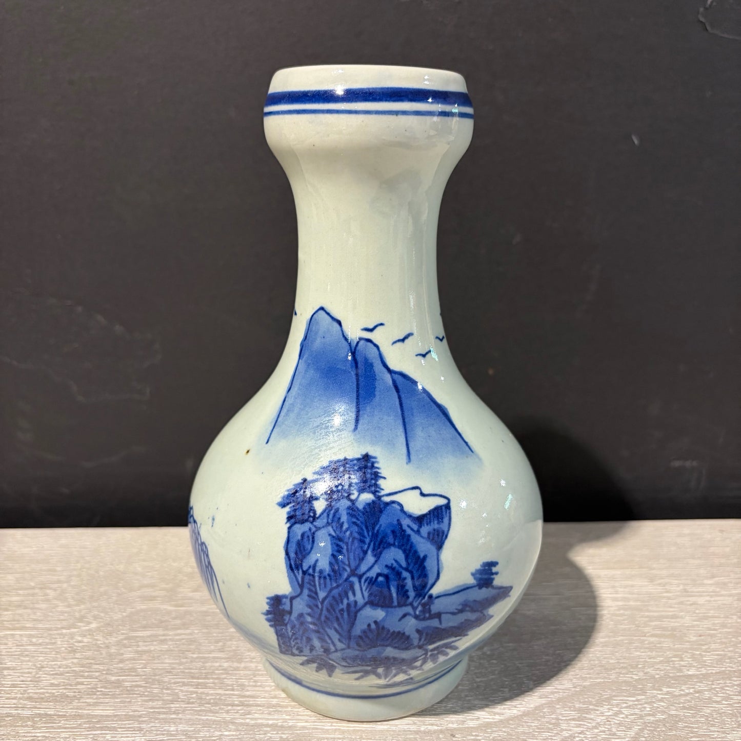 VTG Chinoiserie Blue & White Bud Vase,  8.25"H x 5"Dia