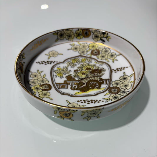 Gold Imari gold/white Bowl 5.5" D x 1.5" H