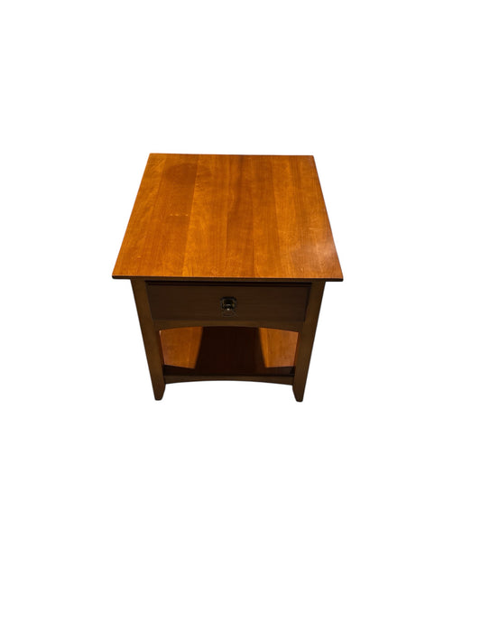Vintage End Table, Thomasville Impressions, 23"W x 27"D x 23"H