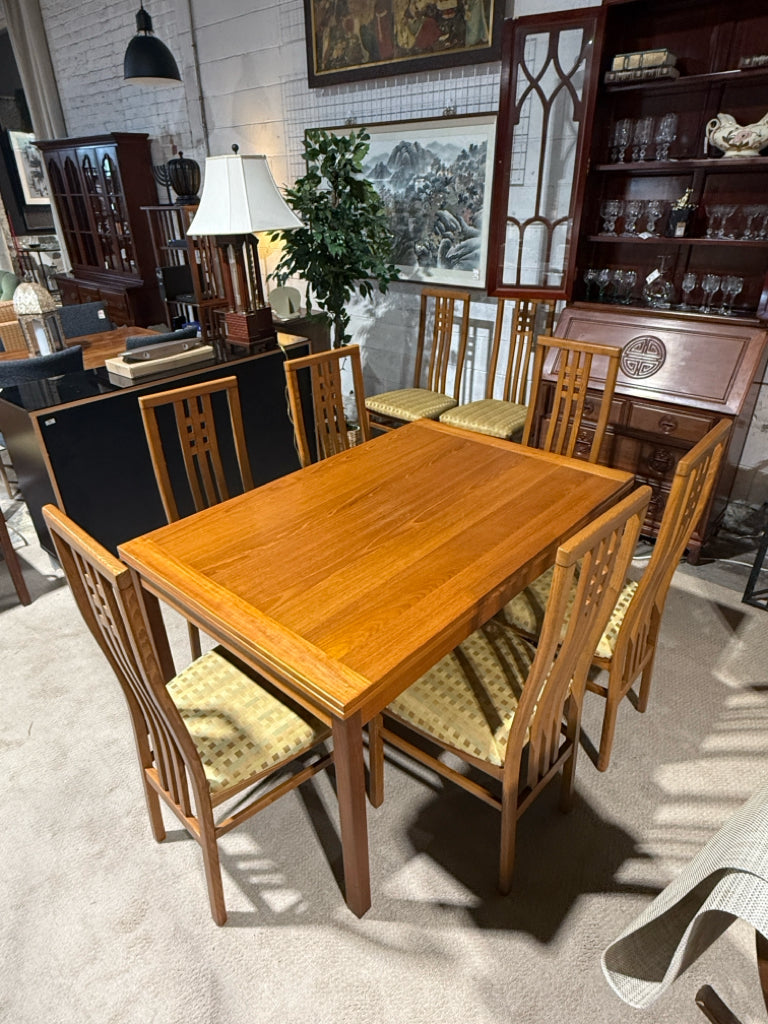 Danish Modern Teak Mobler dining table & 8 chairs, 53.25" to 93.25"L x 35.5"W