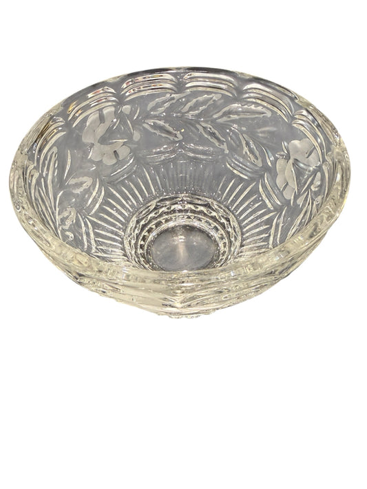 Cut/etched crystal bowl, 6.5"dia x 4.5"h